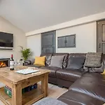 89A Church Street - Luxury One Bed Apartment With Roof Terrace